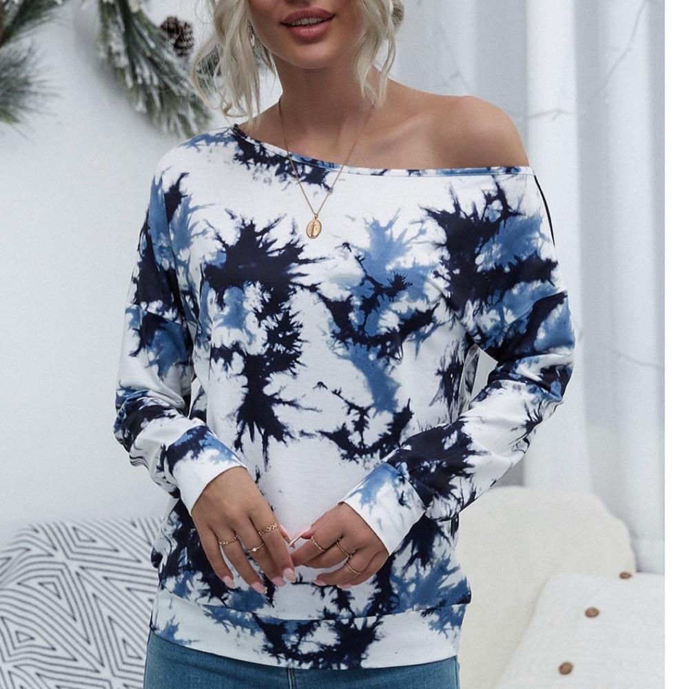 Oversized Tie-dye off shoulder top